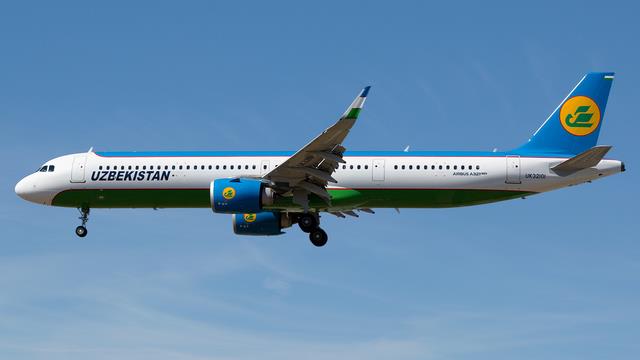 UK32101:Airbus A321:Uzbekistan Airways